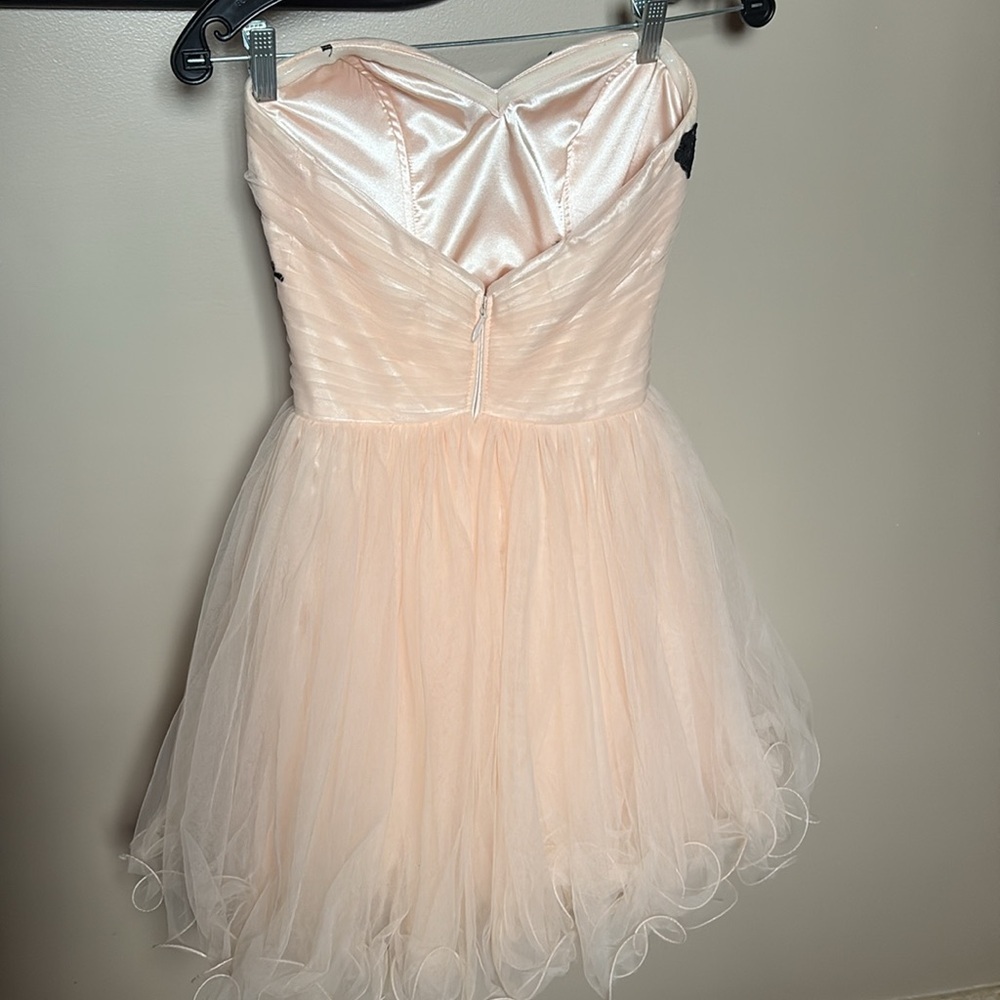Formal dress - Picture 4 of 8